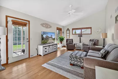 6825 Bluff Point Drive, Madison, WI 53718 - Photo 12