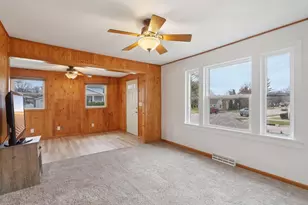 802 W Franklin St, Portage, WI 53901 - Photo 8
