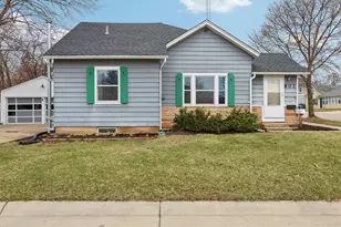 802 W Franklin St, Portage, WI 53901 - Photo 4