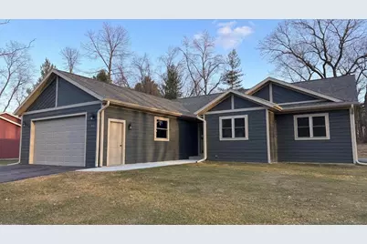 1618 Michigan Avenue, Wisconsin Dells, WI 53965 - Photo 4