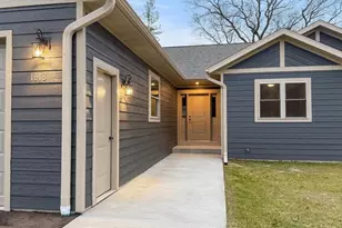 1618 Michigan Ave, Wisconsin Dells, WI 53965 - Photo 2