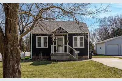 433 W Rockwell Street, Elkhorn, WI 53121 - Photo 1