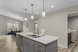 6282 Stone Gate Dr, Madison, WI 53719 - Photo 4