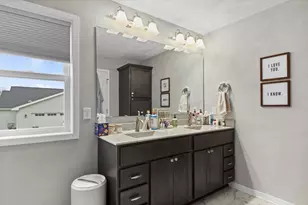 6282 Stone Gate Dr, Madison, WI 53719 - Photo 18