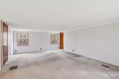 5040 Crestview Road, Marshall, WI 53559 - Photo 8