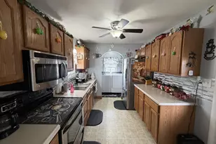 129 W Beloit St, Darien, WI 53114 - Photo 4