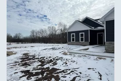 190 Deerrun Drive, Fall River, WI 53932 - Photo 4