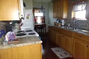 626 W Pleasant St, Portage, WI 53901 - Photo 22