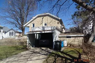 626 W Pleasant St, Portage, WI 53901 - Photo 10