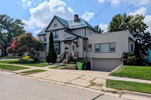 626 E Brown St, Waupun, WI 53963 - Photo 2