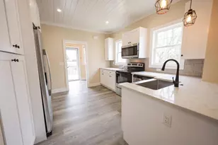 228 Scott St, Cambria, WI 53923 - Photo 4