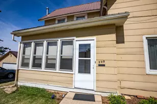 705 Fountain St, Mineral Point, WI 53565 - Photo 12