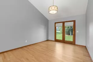 565 Oakwood Dr, Oregon, WI 53575 - Photo 12