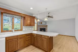 565 Oakwood Dr, Oregon, WI 53575 - Photo 16