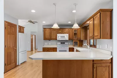 565 Oakwood Drive, Oregon, WI 53575 - Photo 14