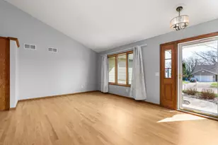 565 Oakwood Dr, Oregon, WI 53575 - Photo 8