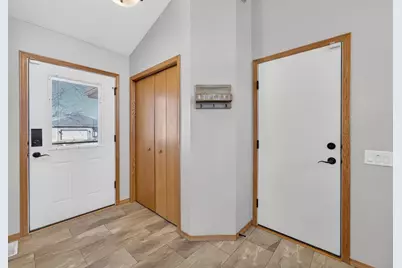 5309 Park Meadow Drive, Madison, WI 53704 - Photo 6