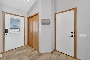 5309 Park Meadow Dr, Madison, WI 53704 - Photo 6