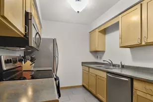 50 Whitcomb Cir, Madison, WI 53711 - Photo 10
