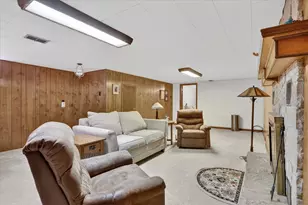 2110 Eastwood Ave, Janesville, WI 53545 - Photo 40