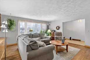 2110 Eastwood Ave, Janesville, WI 53545 - Photo 8