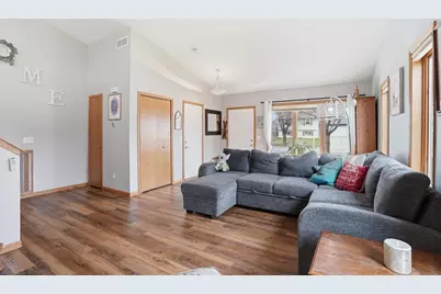 1707 Sapphire Way, Sun Prairie, WI 53590 - Photo 6