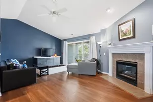 5587 Bantry Ln, Fitchburg, WI 53711 - Photo 2
