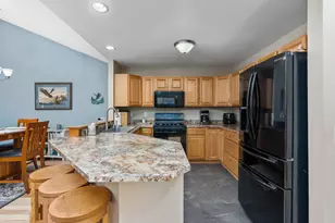 103 Lauryn Ct, Mount Horeb, WI 53572 - Photo 4