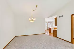649 Springbrook Cir, DeForest, WI 53532 - Photo 20