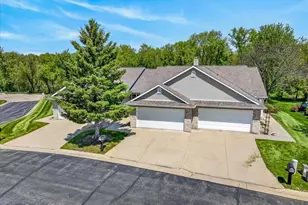649 Springbrook Cir, DeForest, WI 53532 - Photo 50