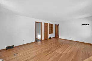 518 Bowman Ave, Madison, WI 53716 - Photo 8