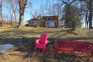 W9847 Dunn Rd, Fox Lake, WI 53933 - Photo 10