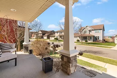 529 Pine Lawn Parkway, Verona, WI 53593 - Photo 4