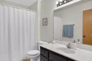 3202 Dorchester Way, Madison, WI 53719 - Photo 20