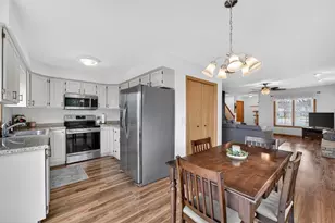 3202 Dorchester Way, Madison, WI 53719 - Photo 12