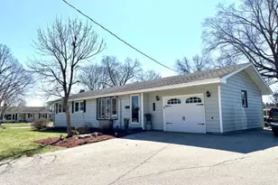 907 Lamar Dr, Milton, WI 53563 - Photo 2