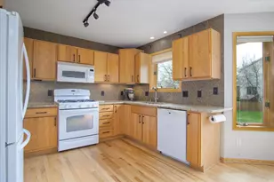 7301 Southern Oak Pl, Madison, WI 53719 - Photo 6