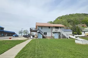 119 &amp 121 Main St, Lynxville, WI 54626 - Photo 12