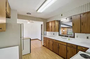 208 N Main St, Verona, WI 53593 - Photo 10