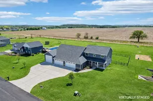 W2821 Fonda Ln, Belleville, WI 53508 - Photo 2