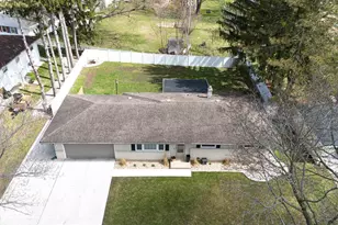 117 S Pontiac Dr, Janesville, WI 53545 - Photo 2