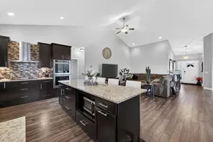 1823 S Brooklyn Dr, Stoughton, WI 53589 - Photo 12