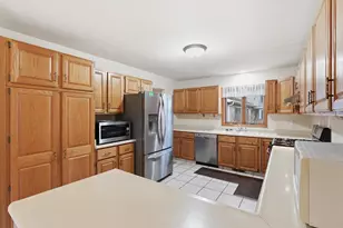 830 Devonshire Rd, Stoughton, WI 53589 - Photo 2