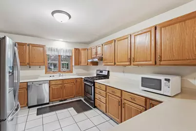 830 Devonshire Road, Stoughton, WI 53589 - Photo 4