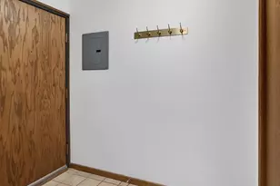 14 Maple Wood Ln, Madison, WI 53704 - Photo 12