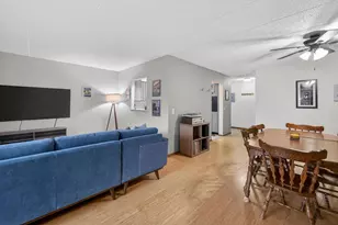 14 Maple Wood Ln, Madison, WI 53704 - Photo 4