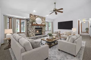 224 Deer Ridge Dr, West Bend, WI 53095 - Photo 2