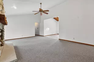 224 Deer Ridge Dr, West Bend, WI 53095 - Photo 8
