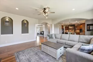 656 Rinpoche Ln, Oregon, WI 53575 - Photo 16