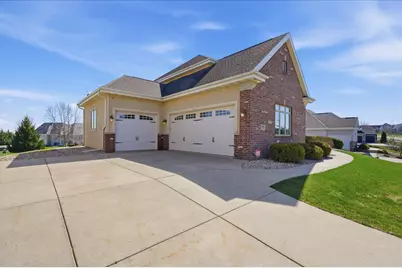 656 Rinpoche Lane, Oregon, WI 53575 - Photo 4